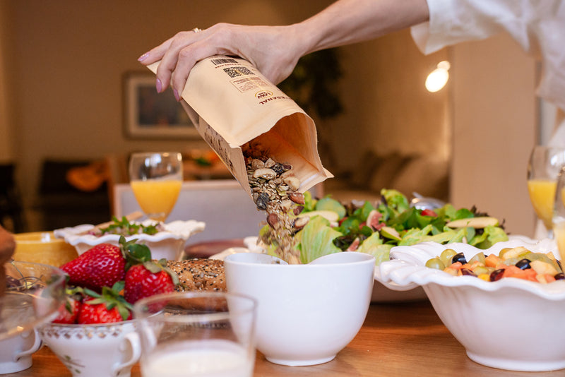 Granola Premium Low Carb (Doce) da Food Plant, feita com ingredientes naturais e ricos em fibras, proteínas e antioxidantes, perfeita para dietas low carb e uma alimentação saudável e saborosa.
